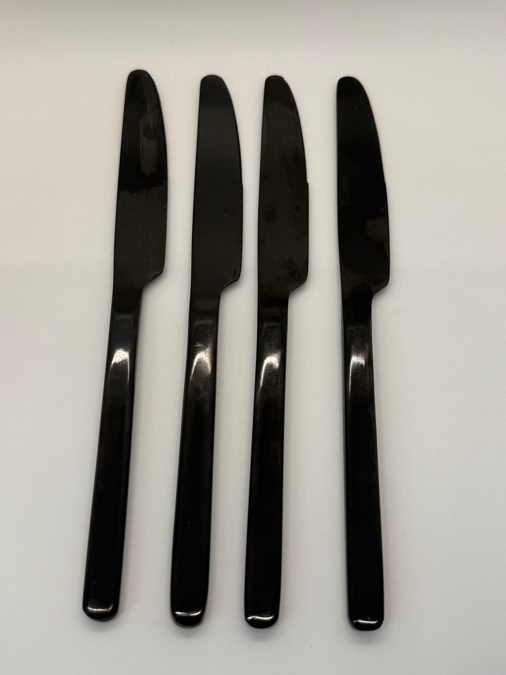 Black Stainless Steel Dinner Knives Set of 4 Modern Replacement Flatware